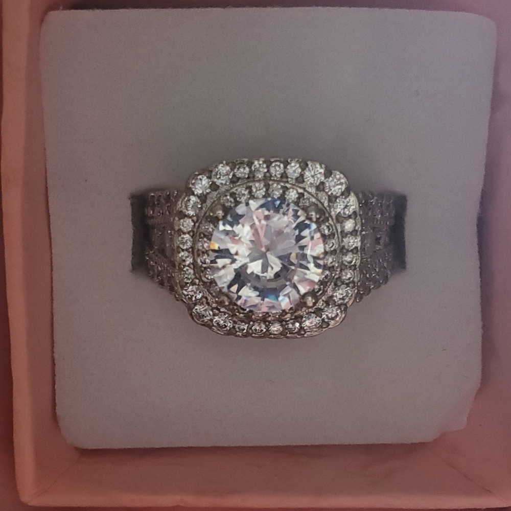 Ring - Picture 2 of 2